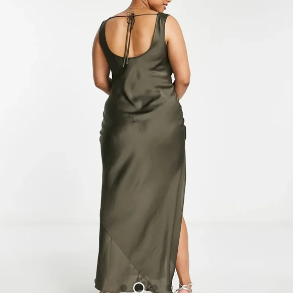 ASOS DESIGN Curve cowl neck cami beach in maxi dress khaki - Picture 2 of 5